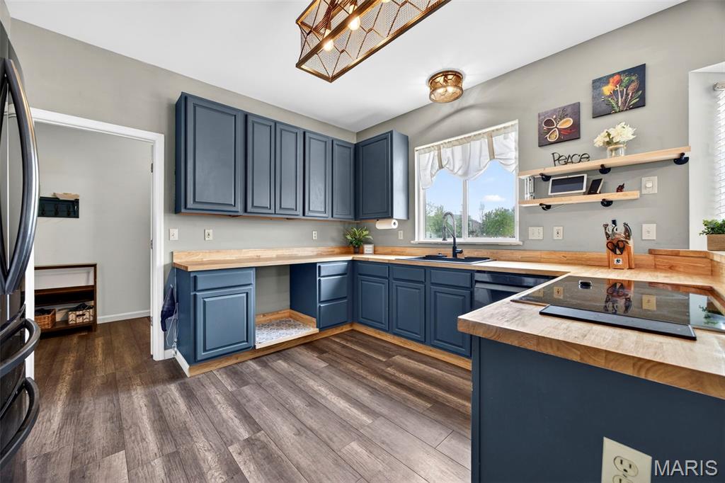 Edenshire Village At Bainbridge - Residential