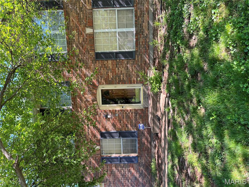 Florissant, Missouri 63033, United States, 4 Bedrooms Bedrooms, ,3 BathroomsBathrooms,Residential,Pending,128959