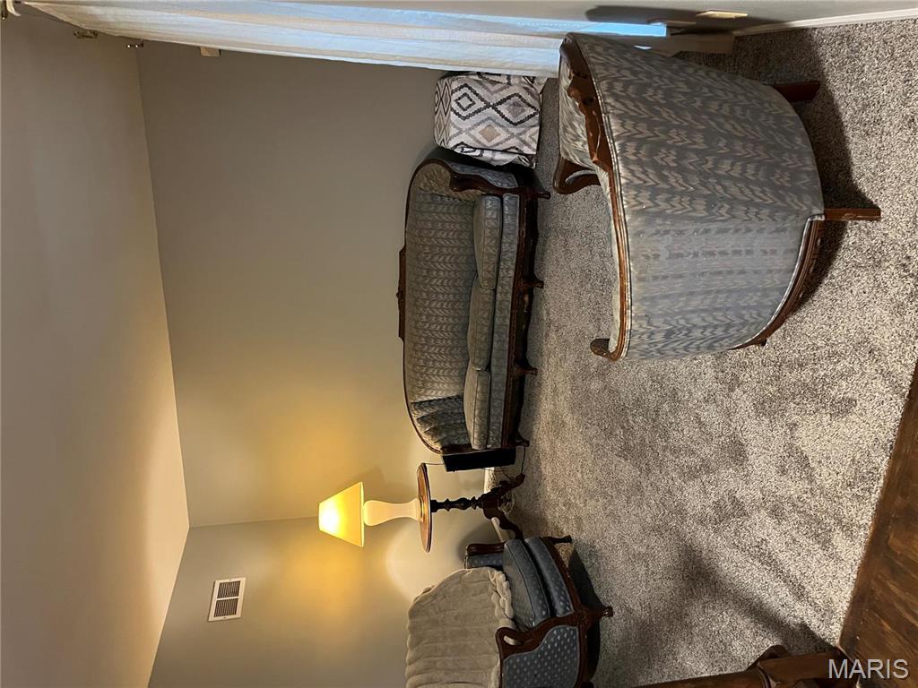 Florissant, Missouri 63033, United States, 4 Bedrooms Bedrooms, ,3 BathroomsBathrooms,Residential,Pending,128959