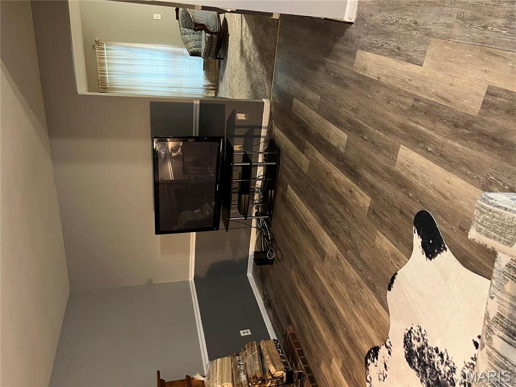 Florissant, Missouri 63033, United States, 4 Bedrooms Bedrooms, ,3 BathroomsBathrooms,Residential,Pending,128959