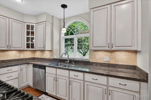 Tiny photo for 1059 Greystone Manor Parkway, Chesterfield, MO 63005 (MLS # 26039588)