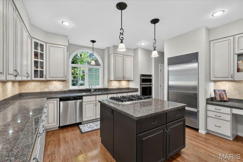 Tiny photo for 1059 Greystone Manor Parkway, Chesterfield, MO 63005 (MLS # 26039588)