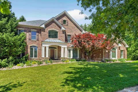 Photo of 1059 Greystone Manor Parkway, Chesterfield, MO 63005 (MLS # 26039588)