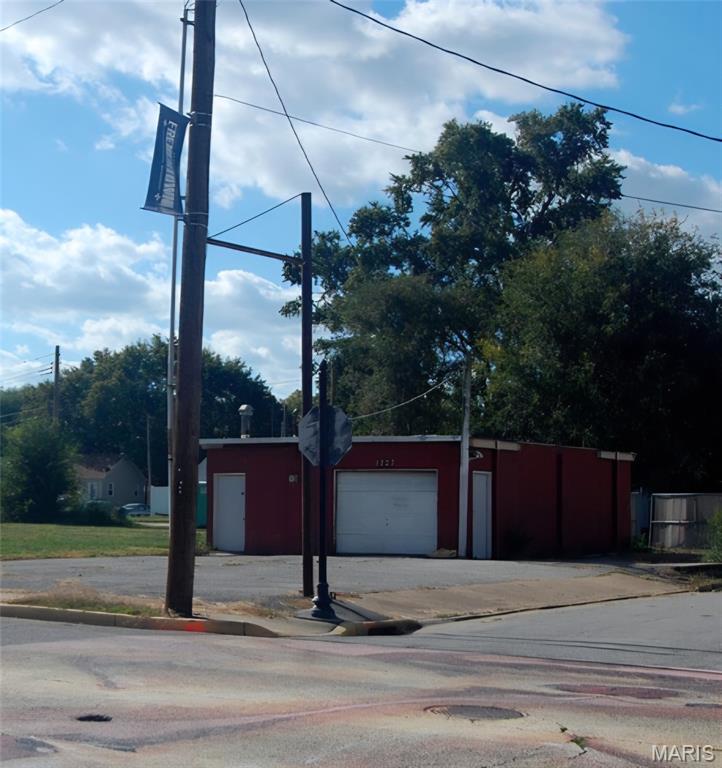 Photo of 1827 N 2nd Street, St Charles, MO 63301 (MLS # 26042188)