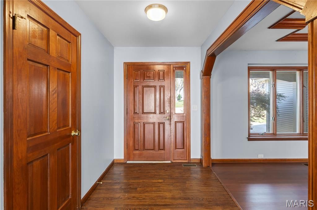 Photo of 4 Scarsdale Manor Court, St Charles, MO 63303 (MLS # 26020997)