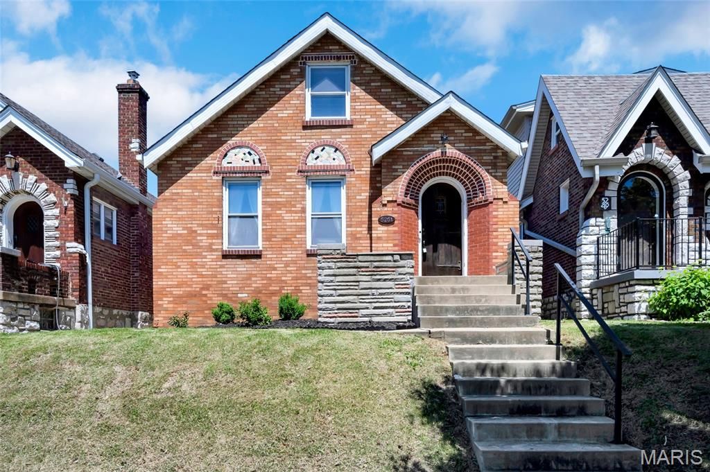 Photo of 5251 Walsh Street, St Louis, MO 63109 (MLS # 26028642)