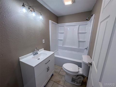Tiny photo for 605 Don Street, Poplar Bluff, MO 63901 (MLS # 26031480)
