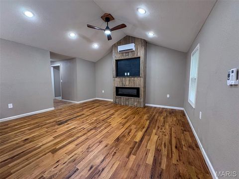 Tiny photo for 605 Don Street, Poplar Bluff, MO 63901 (MLS # 26031480)