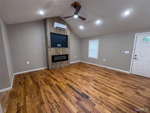 Tiny photo for 605 Don Street, Poplar Bluff, MO 63901 (MLS # 26031480)
