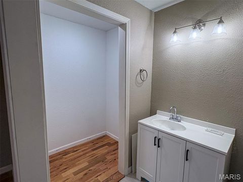 Tiny photo for 605 Don Street, Poplar Bluff, MO 63901 (MLS # 26031480)