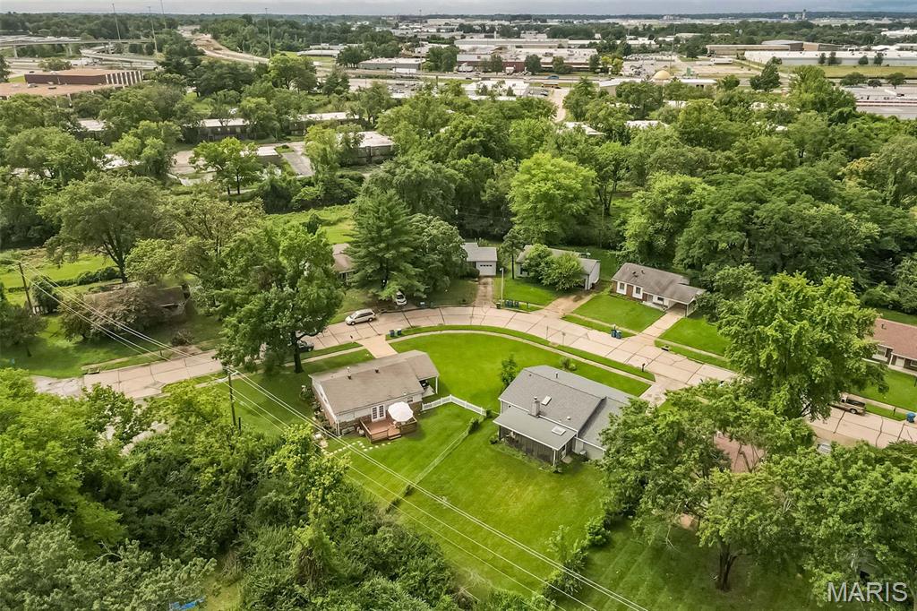 121 Foxtree Drive
