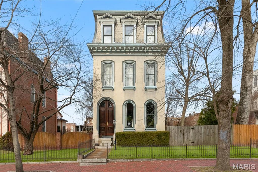Lafayette Square - Residential