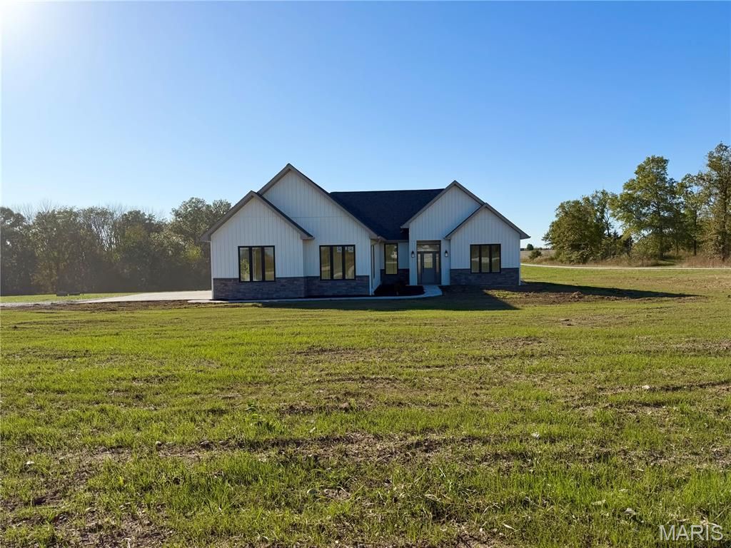 Photo of 24533 Meadows Trail, Perry, MO 63462 (MLS # 25072638)