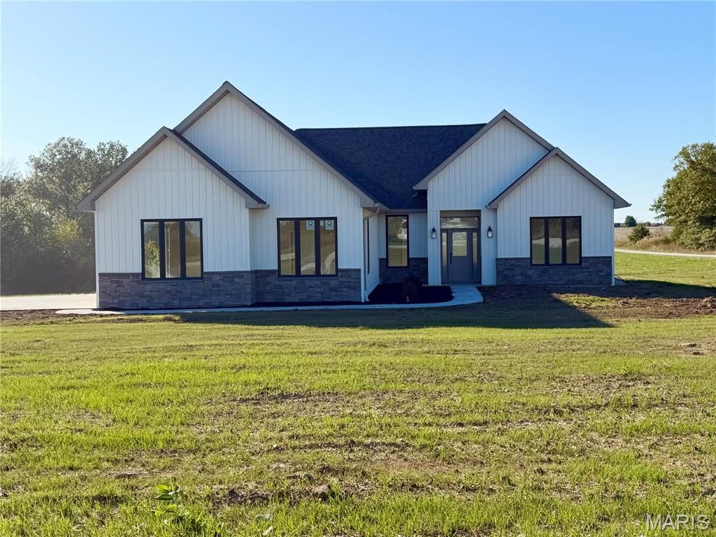 Photo of 24533 Meadows Trail, Perry, MO 63462 (MLS # 25072638)