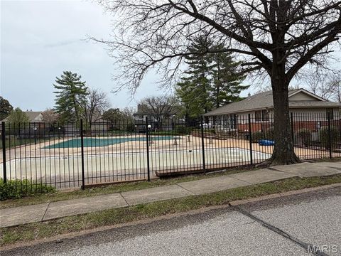 Tiny photo for 1209 Lofty Point Drive #A, Ballwin, MO 63021 (MLS # 26019346)