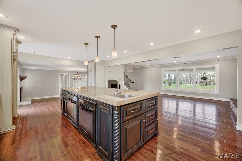 Whispering Oaks - Residential