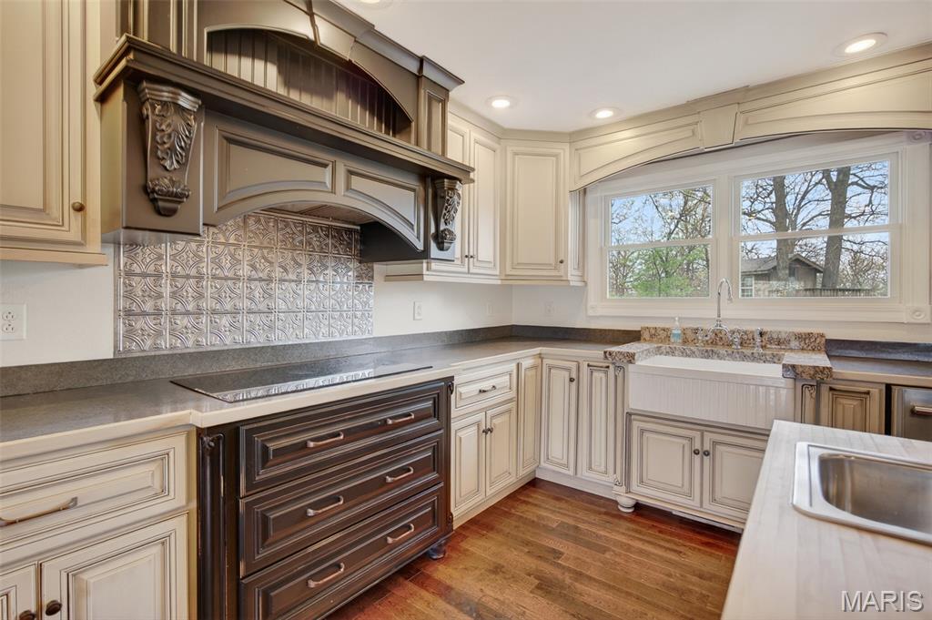 Whispering Oaks - Residential