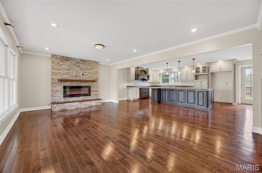 Whispering Oaks - Residential