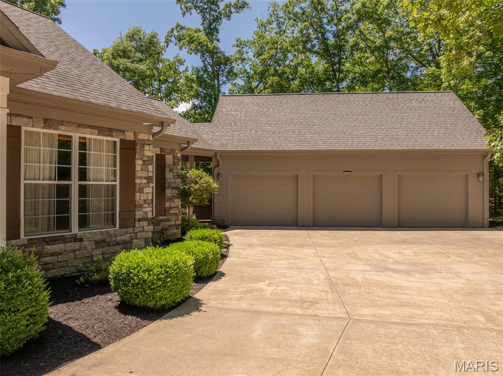 2216 N Konstanz Drive