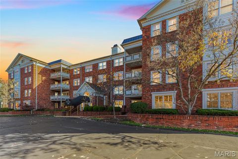 526 Sarah Lane 22 Creve Coeur MO 63141