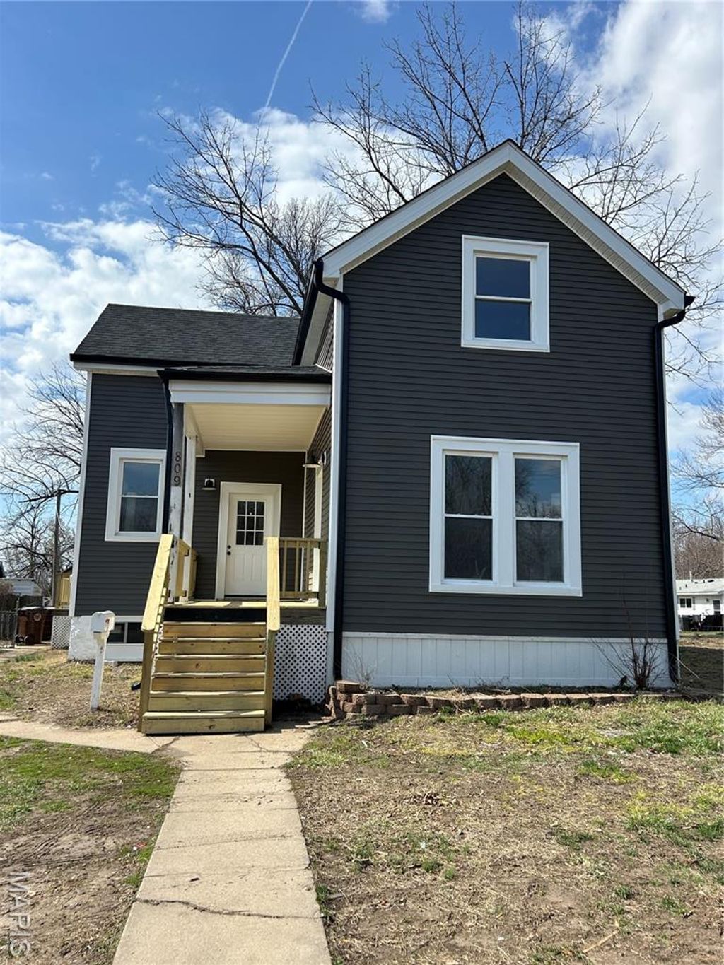 Photo of 809 N Florissant Road, Ferguson, MO 63135 (MLS # 26013974)