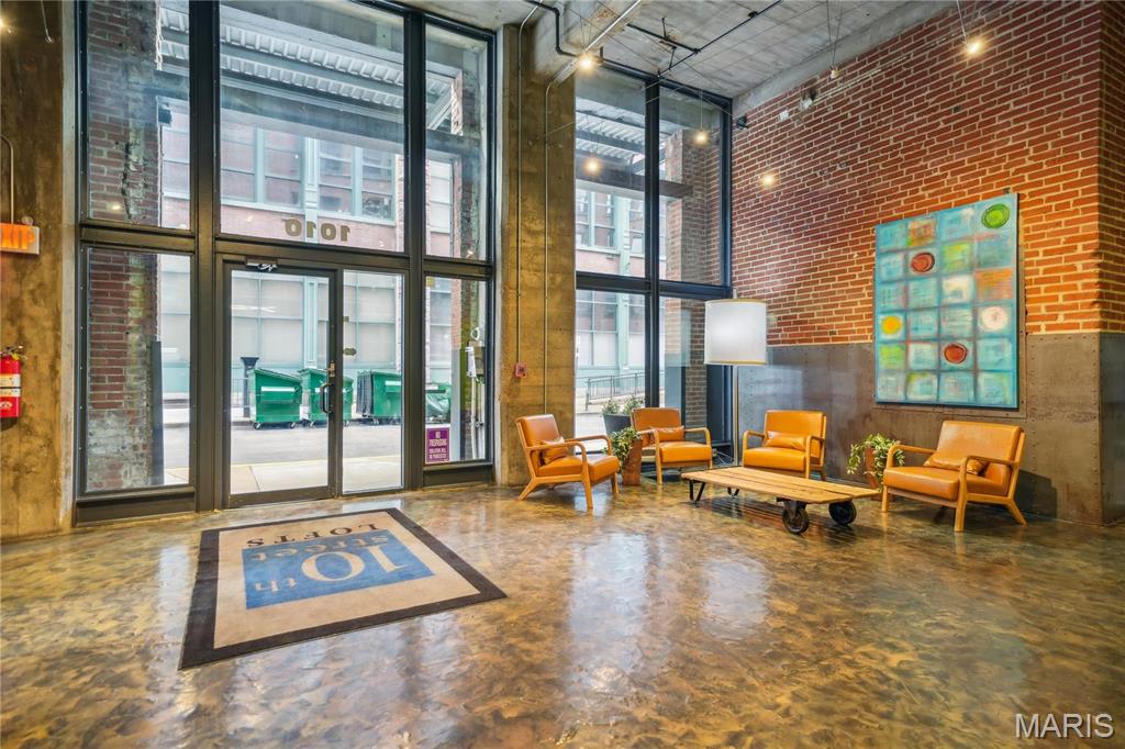 1010 Saint Charles Street 701