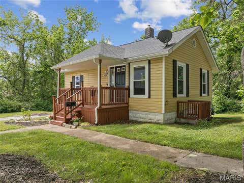 Photo of 436 Meacham Street, Kirkwood, MO 63122 (MLS # 26026334)