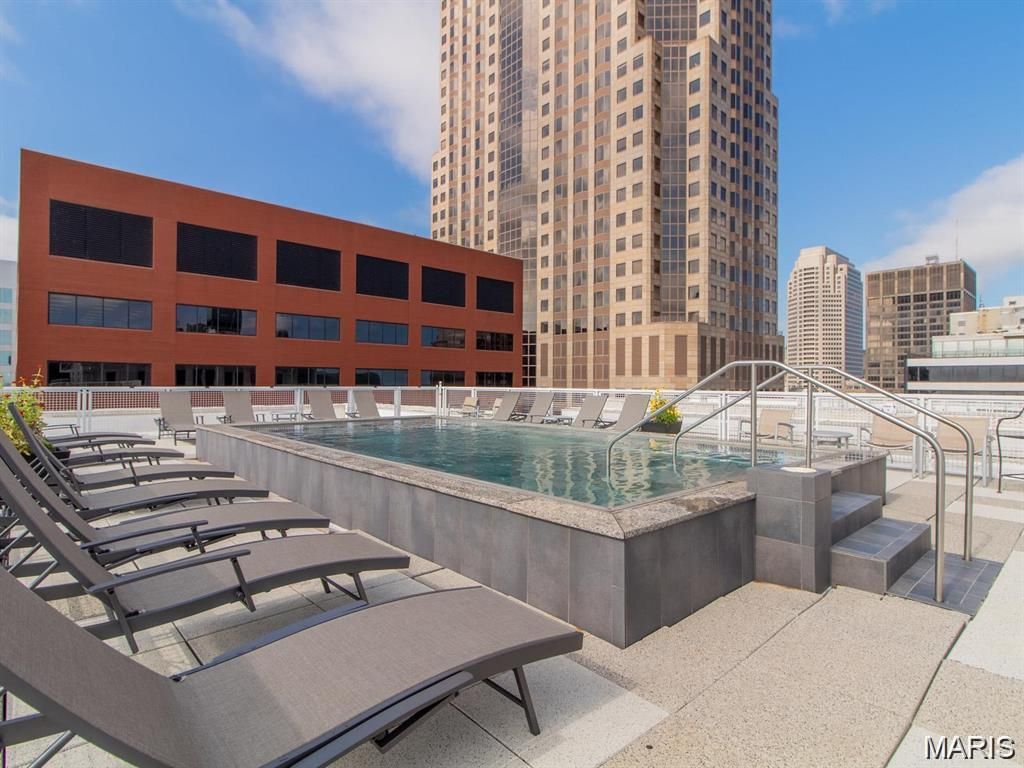 Photo of 314 N Broadway #1405, St Louis, MO 63102 (MLS # 26026584)