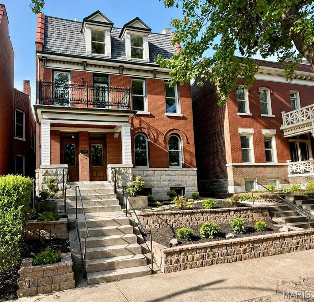 Photo of 3441 Crittenden Street, St Louis, MO 63118 (MLS # 26028513)