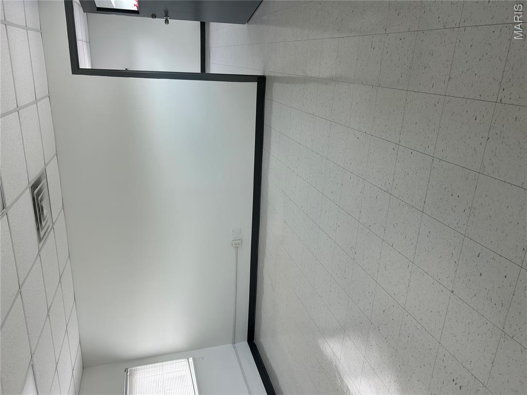 Howards Add - Commercial Lease