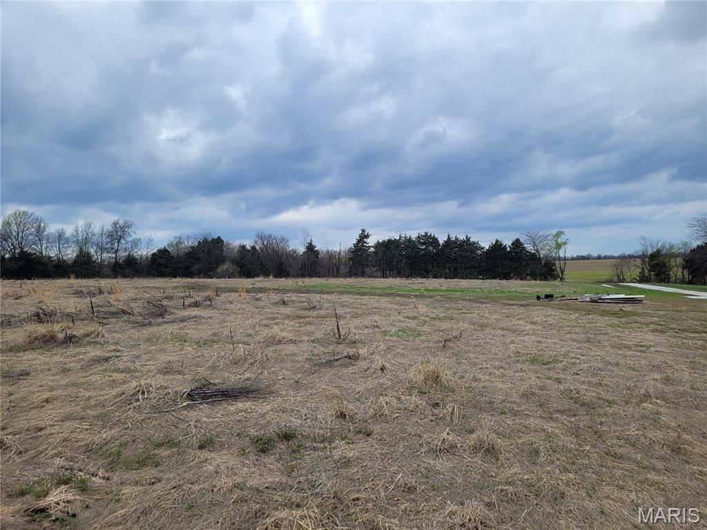 Photo of 5 Monroe Rd, 675 Pl, Perry, MO 63462 (MLS # 26020716)