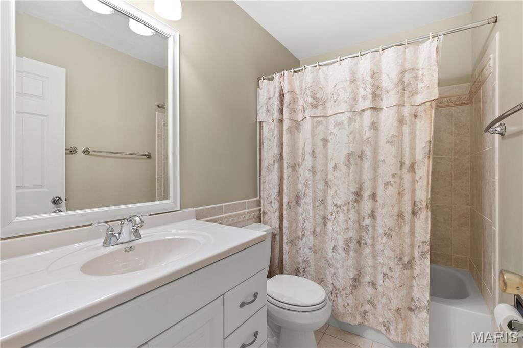 McKelvey Manor Condo - Residential