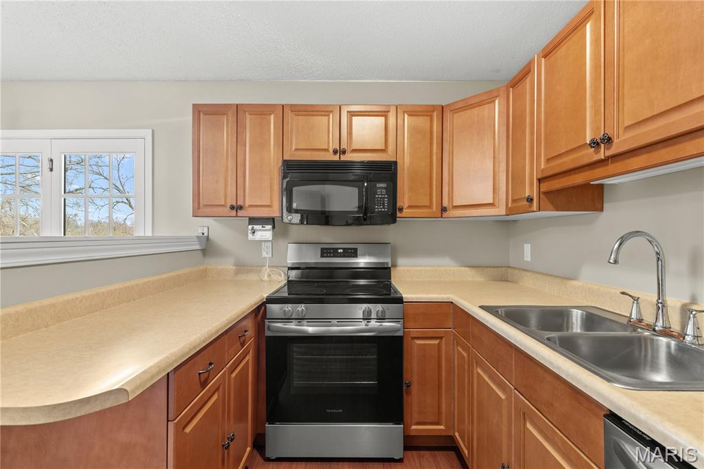 McKelvey Manor Condo - Residential