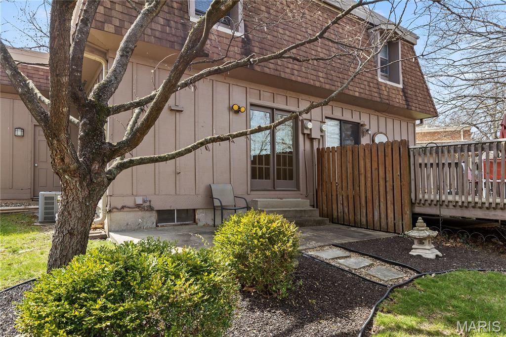 McKelvey Manor Condo - Residential