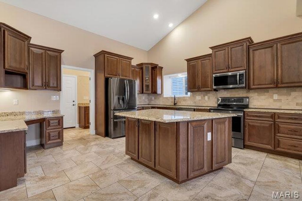 Photo of 623 Castle Ridge Drive, Wentzville, MO 63385 (MLS # 26003052)