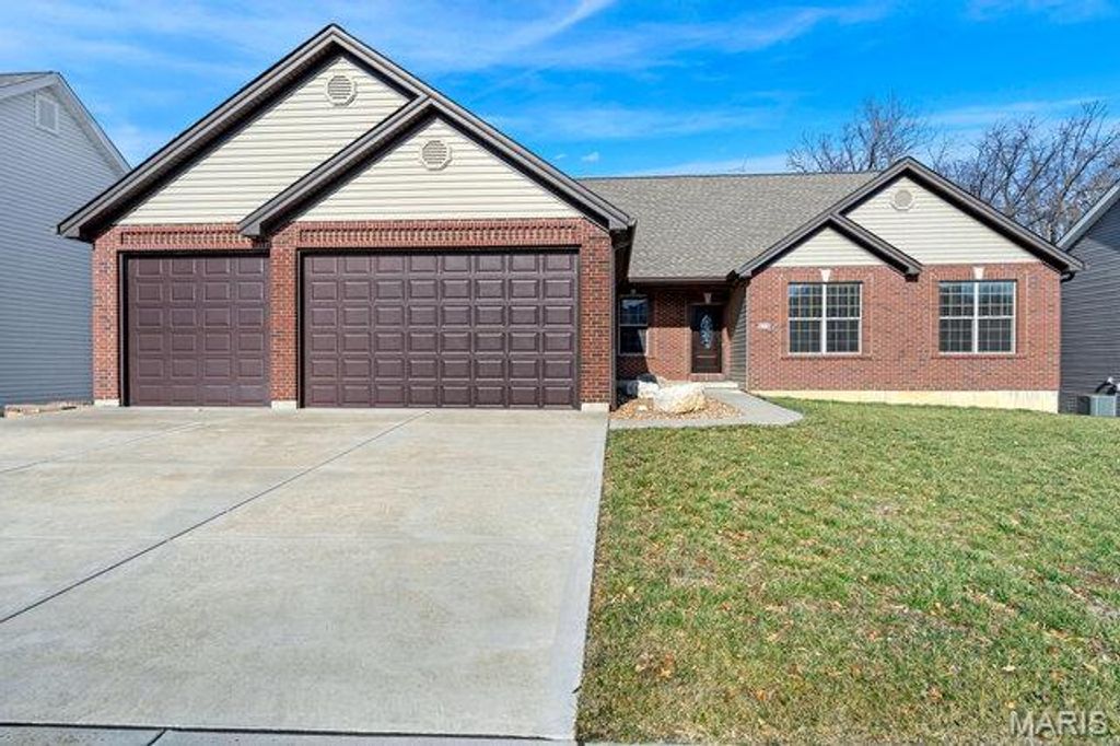 Photo of 623 Castle Ridge Drive, Wentzville, MO 63385 (MLS # 26003052)