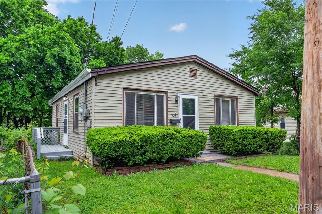 Photo of 729 Dammert Avenue, St Louis, MO 63125 (MLS # 26025579)