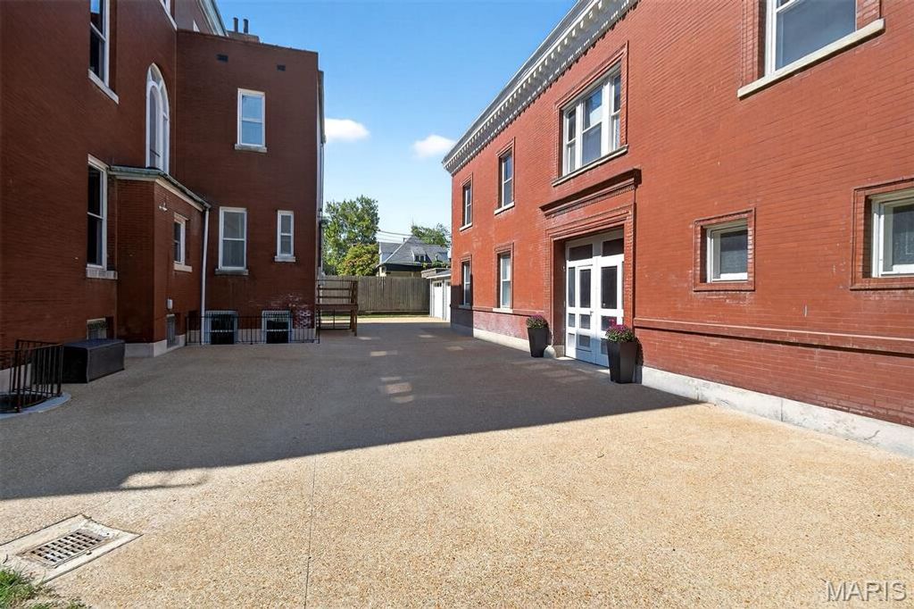 Photo of 4335 Westminster Place, St Louis, MO 63108 (MLS # 25072933)