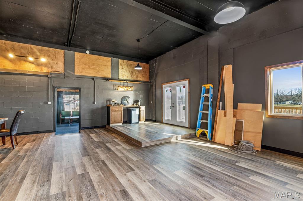 none - Commercial Sale