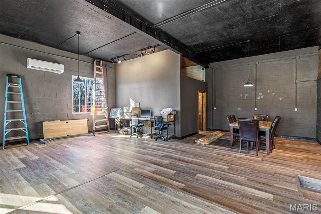 none - Commercial Sale