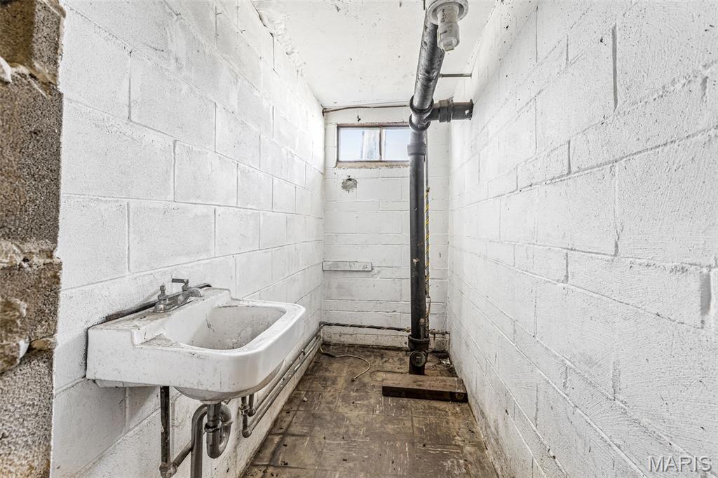 none - Commercial Sale