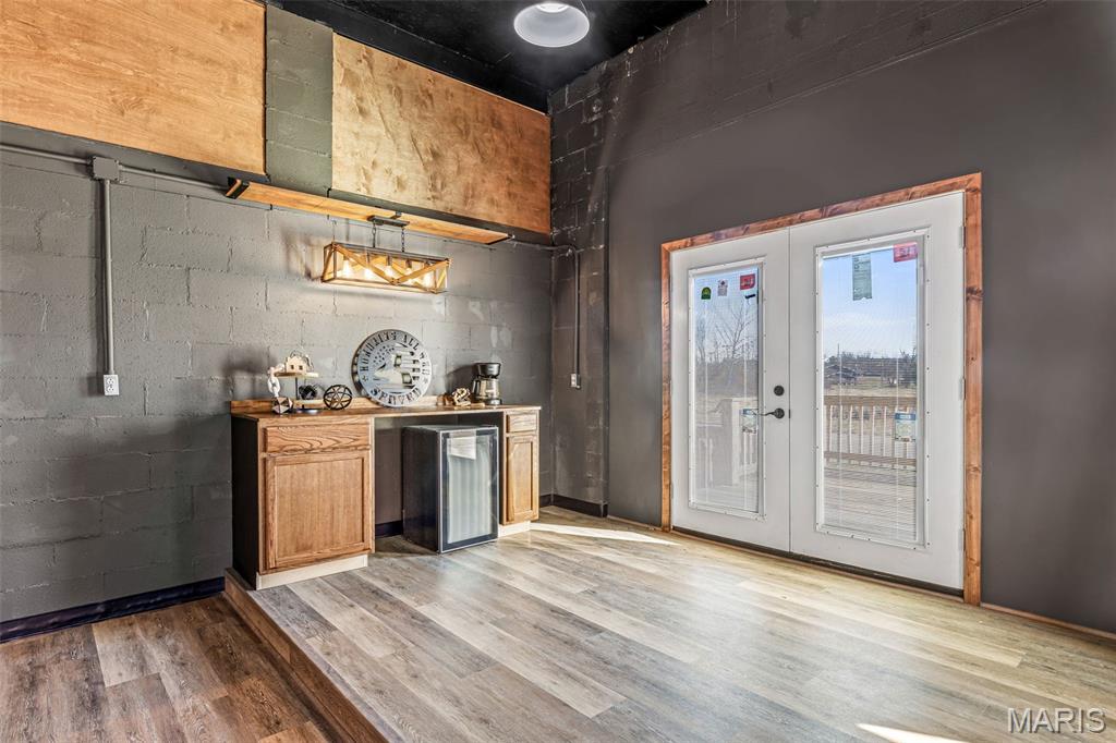 none - Commercial Sale