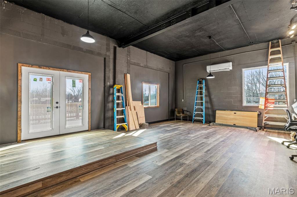 none - Commercial Sale