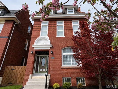 Photo of 2241 Shenandoah Avenue, St Louis, MO 63104 (MLS # 26060943)