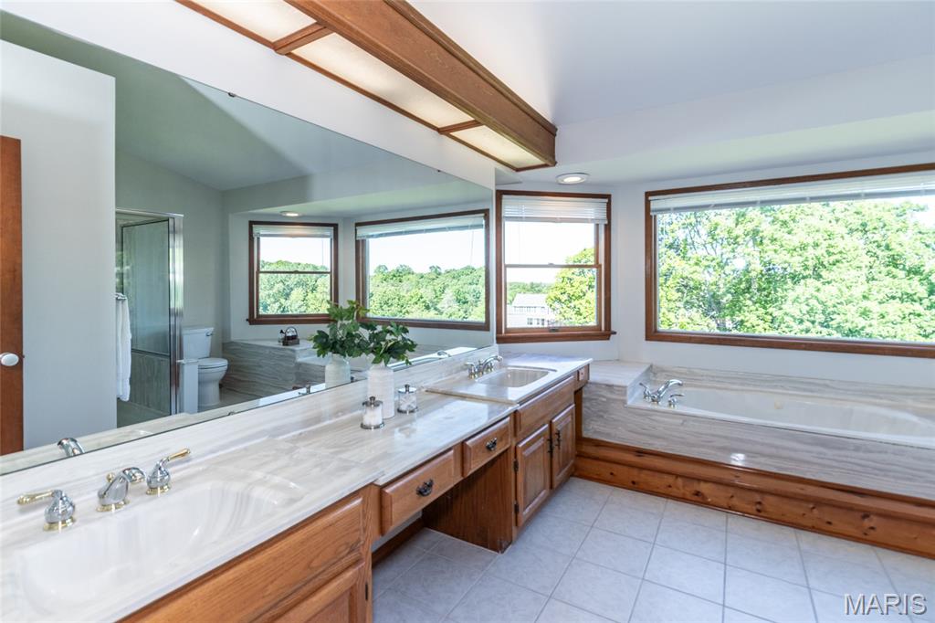 Estates At Arrowhead The - Residential