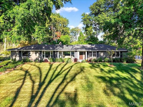 814 Mary Meadows Lane Creve Coeur MO 63141