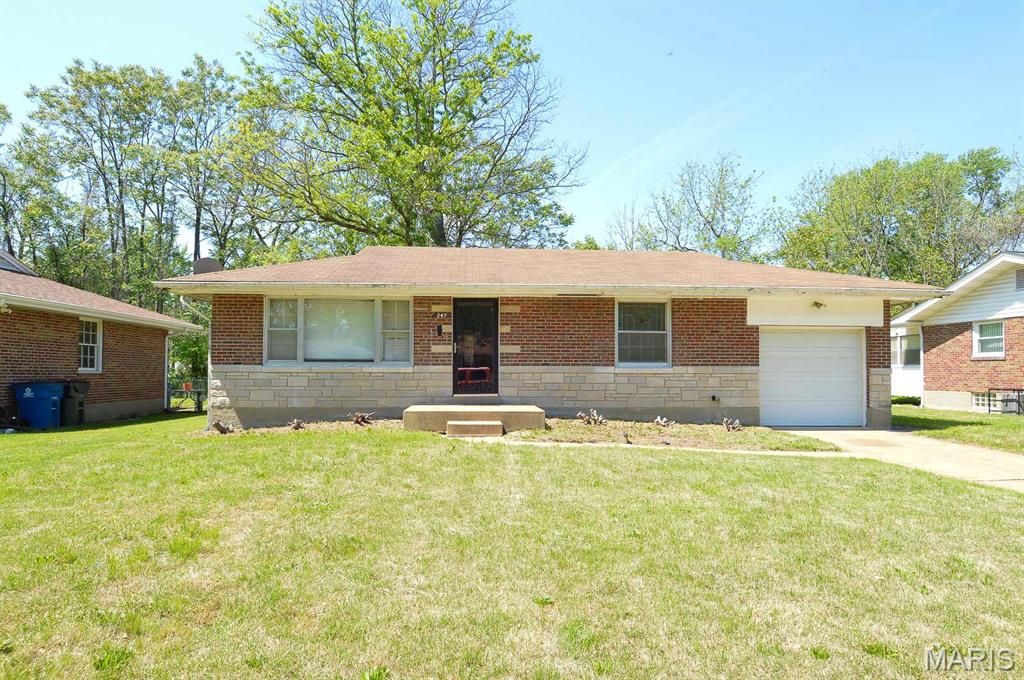 Photo of 247 Royce Drive, Ferguson, MO 63135 (MLS # 26025520)