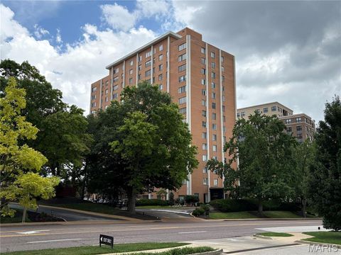 900 S Hanley Road 15B Clayton MO 63105