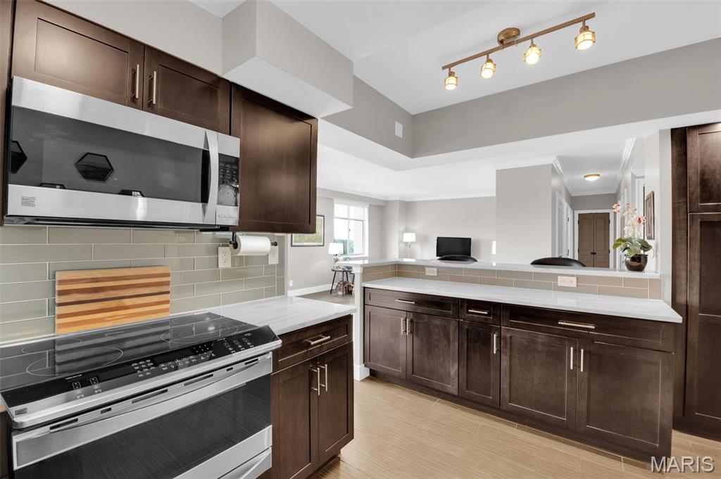 900 S Hanley Road 15B