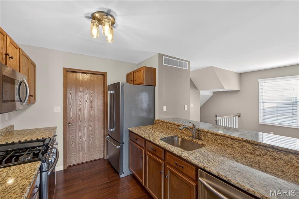 Clarkson Grove Condo Fourth - Residential